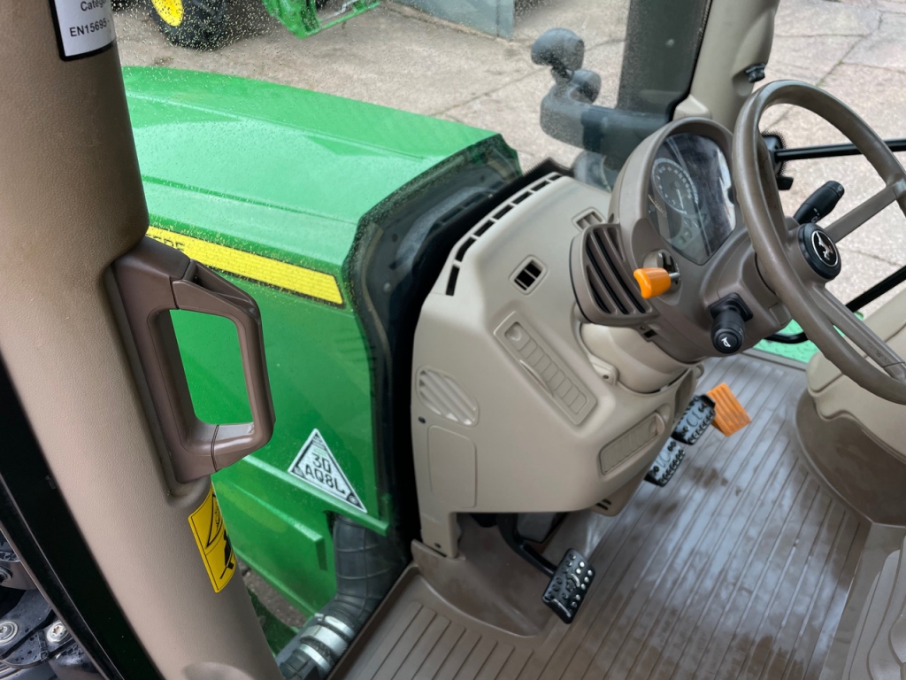 John Deere 6250R