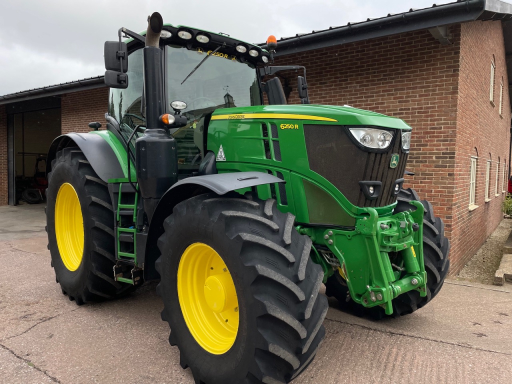 John Deere 6250R