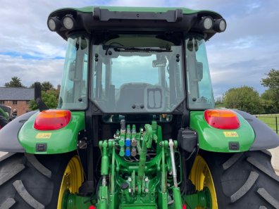 John Deere 5085 M