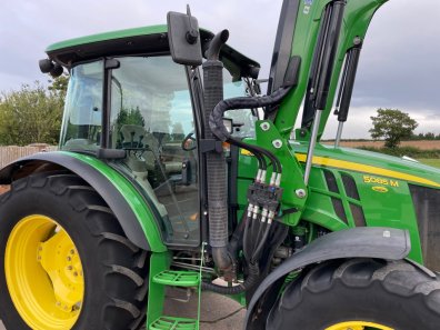 John Deere 5085 M