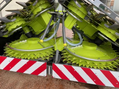 Claas Orbis 600 SD 8 row maize header