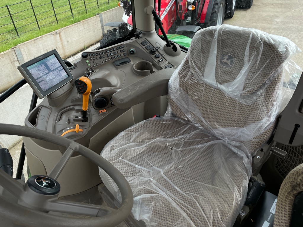 John Deere 6R 145