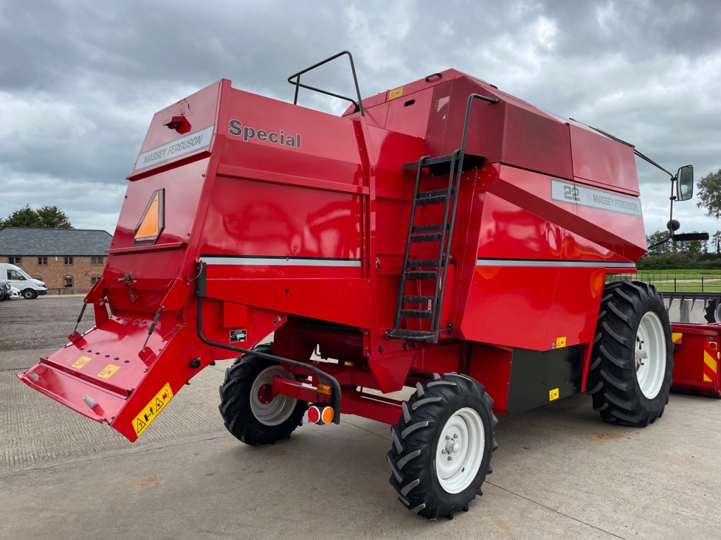 Massey Ferguson 22 Special combine