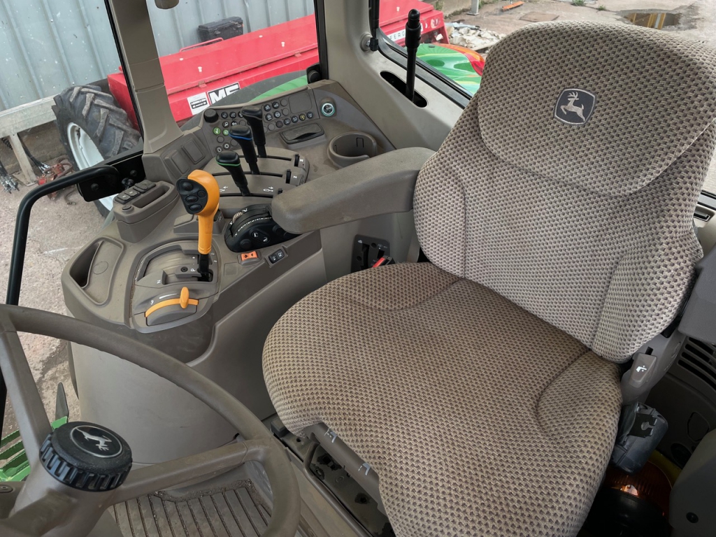 John Deere 6155M