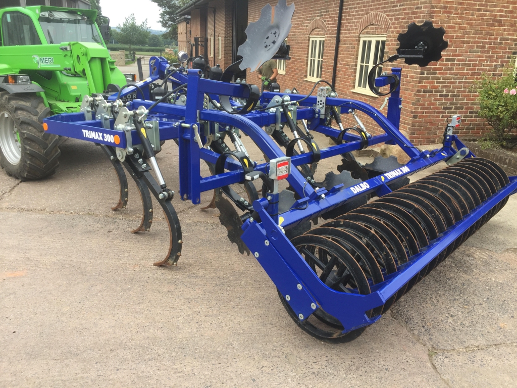 Trimax 300 cultivator
