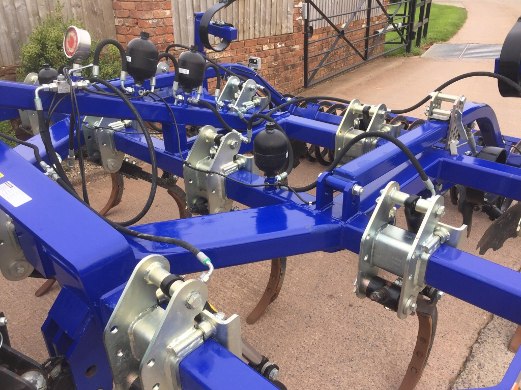 Trimax 300 cultivator