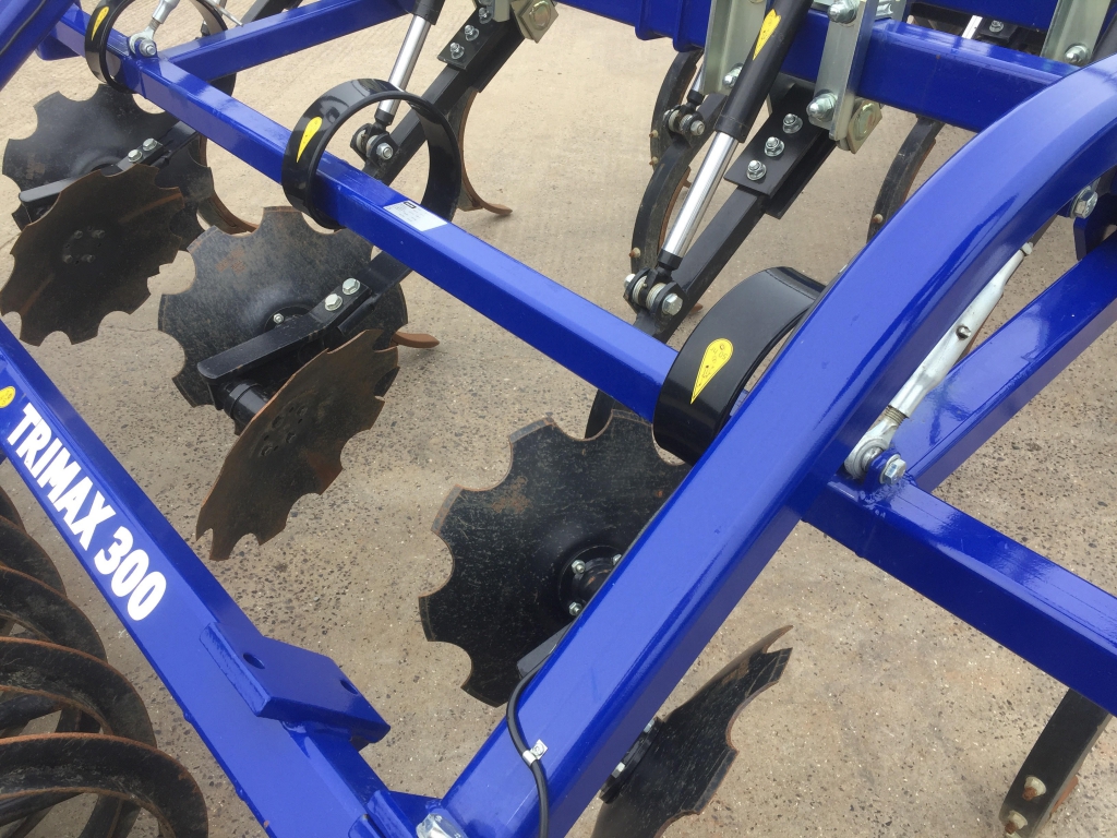 Trimax 300 cultivator