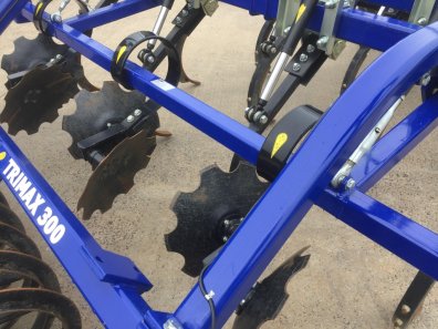 Trimax 300 cultivator