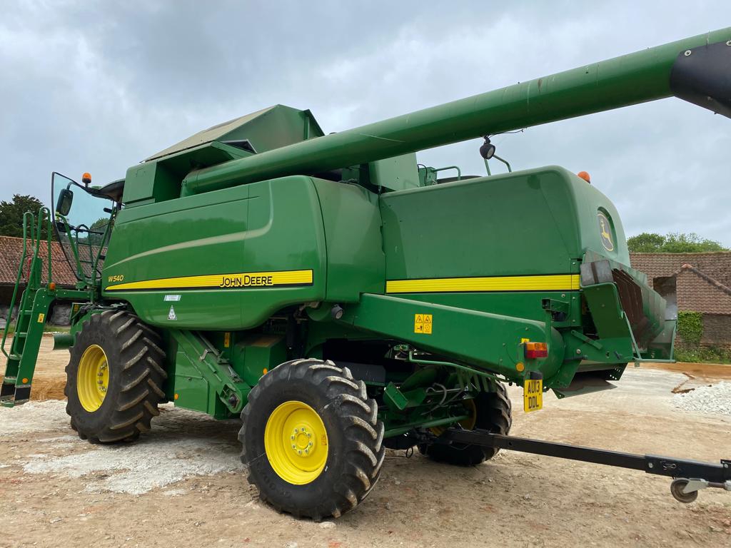 John Deere W540 combine