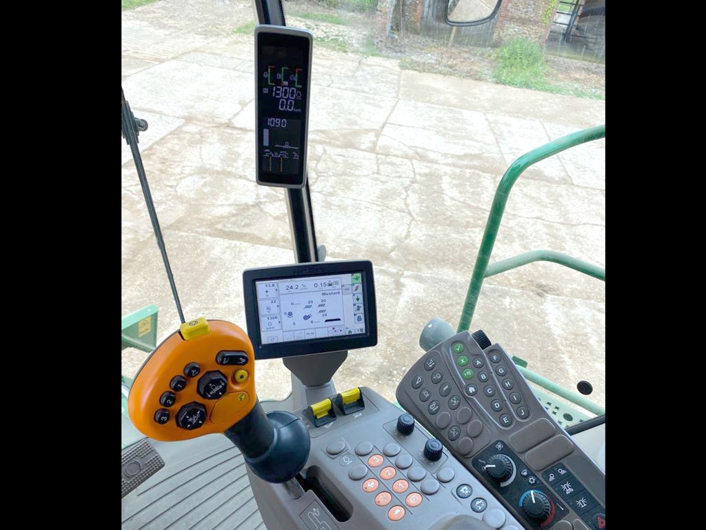 John Deere W540 combine