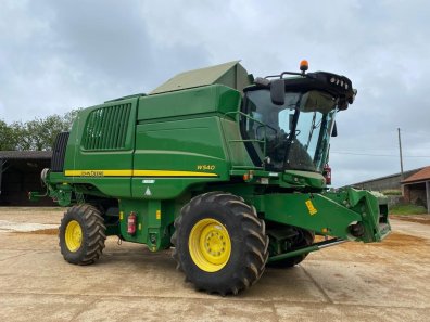 John Deere W540 combine