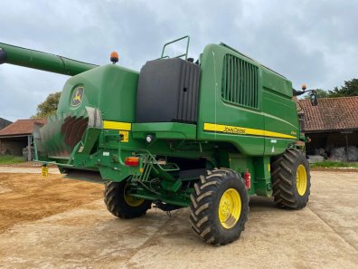 John Deere W540 combine
