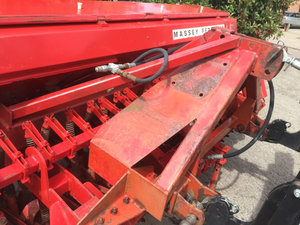 Massey Ferguson 30 drill