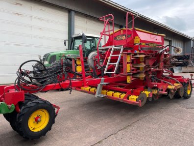 Vaderstad Rapid A400S 4 Metre drill
