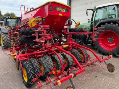 Vaderstad Rapid A400S 4 Metre drill