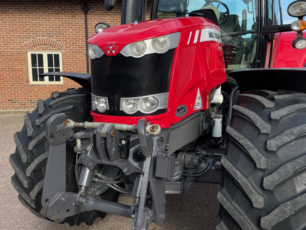 Massey Ferguson 6718S Exclusive