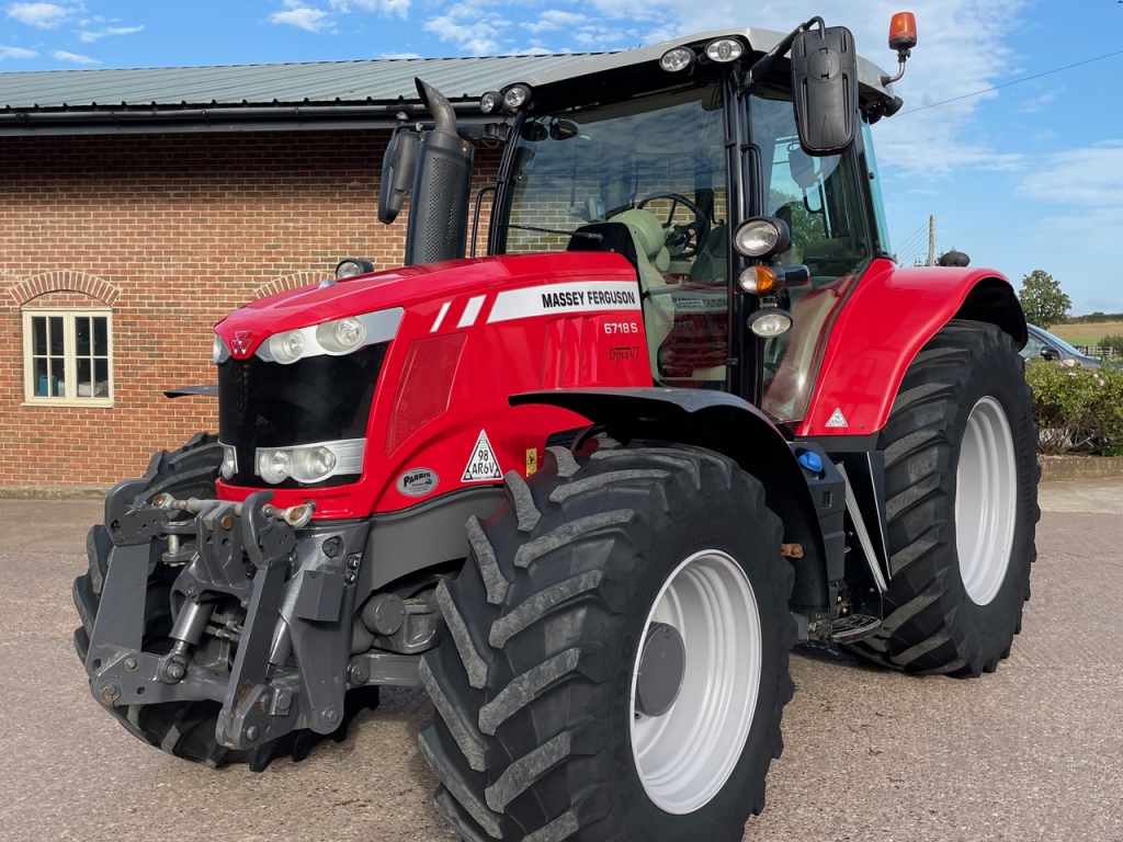 Massey Ferguson 6718S Exclusive