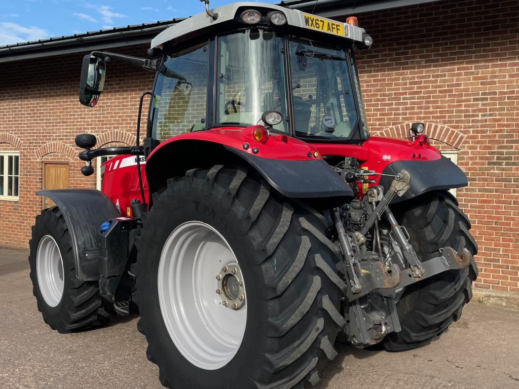 Massey Ferguson 6718S Exclusive
