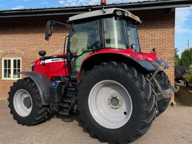 Massey Ferguson 6718S Exclusive