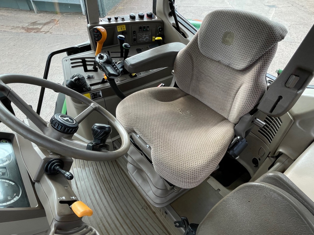 John Deere 6150M
