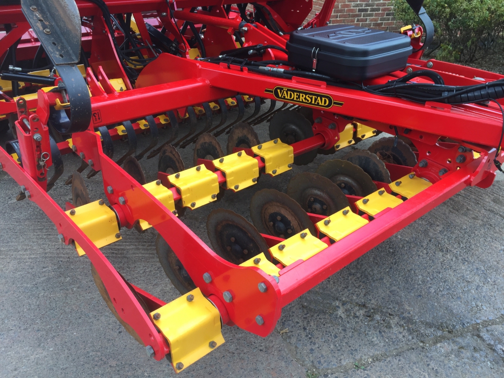 Vaderstad Rapid 300s drill