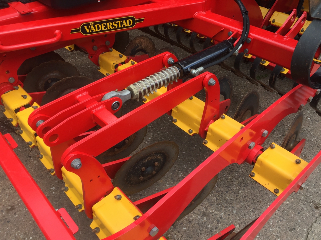 Vaderstad Rapid 300s drill