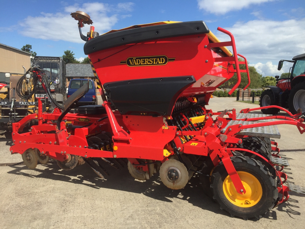 Vaderstad Rapid 300s drill