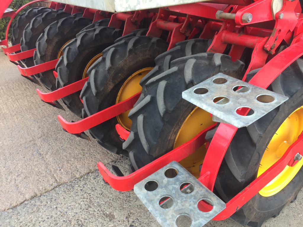 Vaderstad Rapid 300s drill