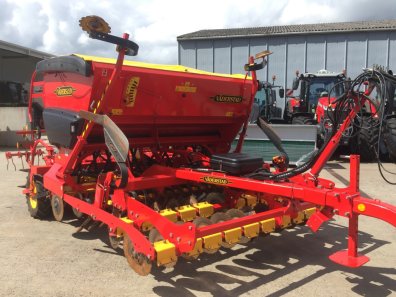 Vaderstad Rapid 300s drill