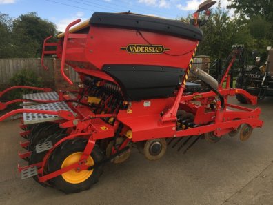 Vaderstad Rapid 300s drill