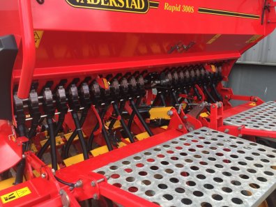 Vaderstad Rapid 300s drill