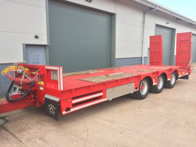 A&W Trailers low loader trailer