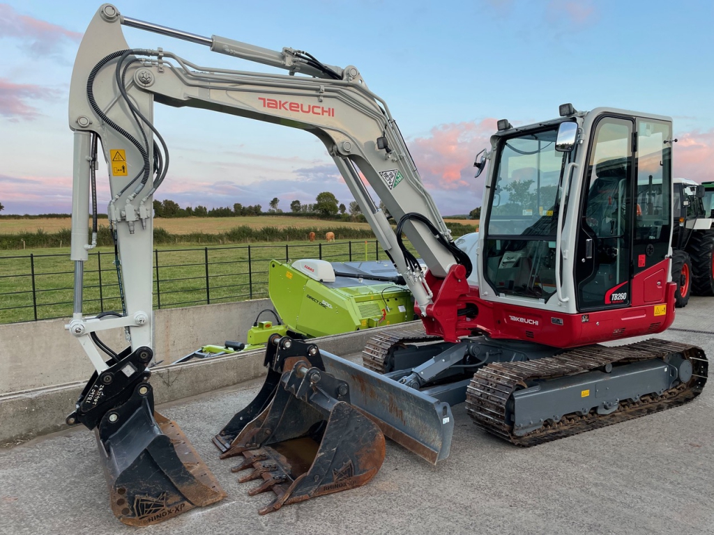 Takeuchi TB260 6 Ton digger