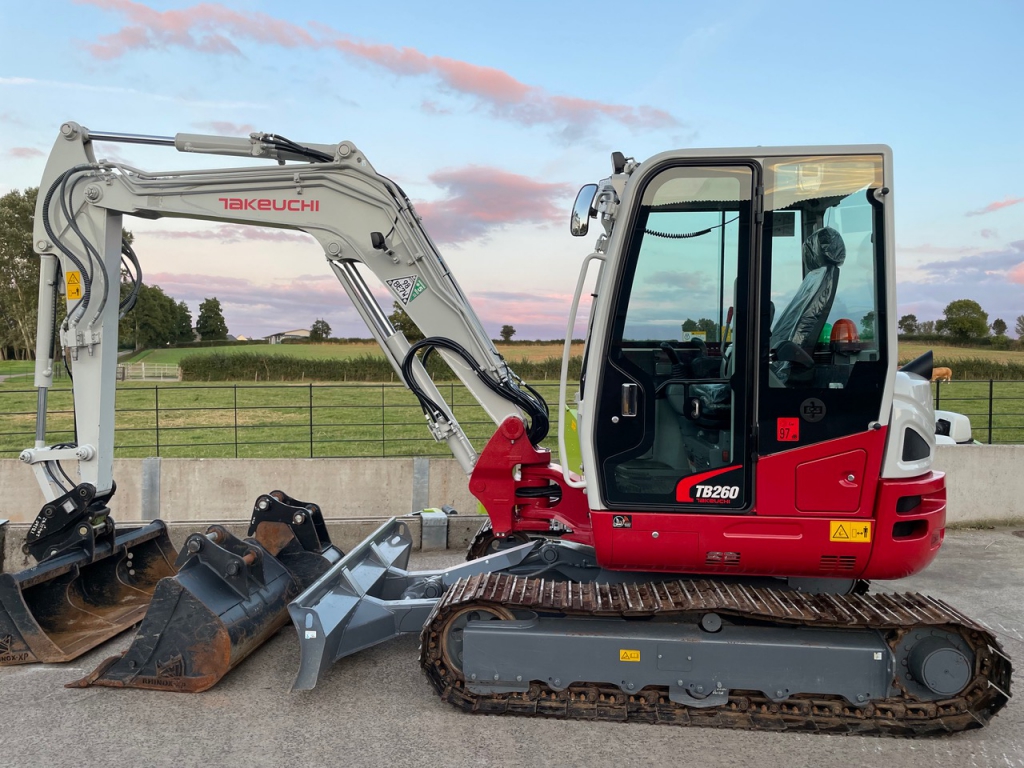 Takeuchi TB260 6 Ton digger