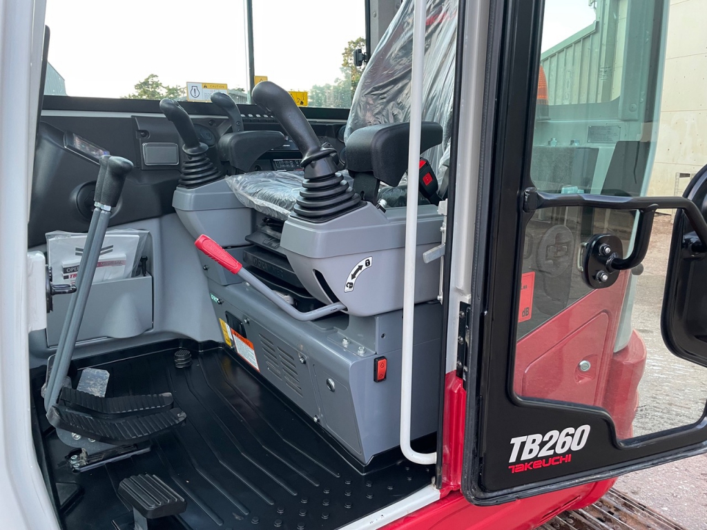 Takeuchi TB260 6 Ton digger