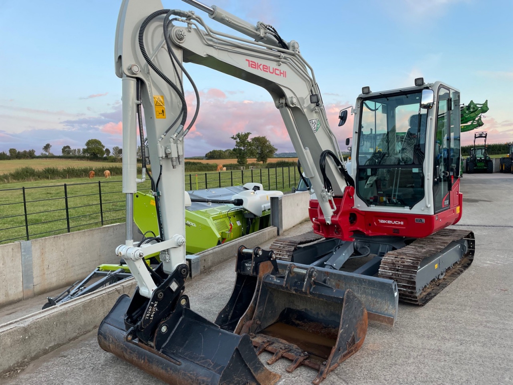 Takeuchi TB260 6 Ton digger