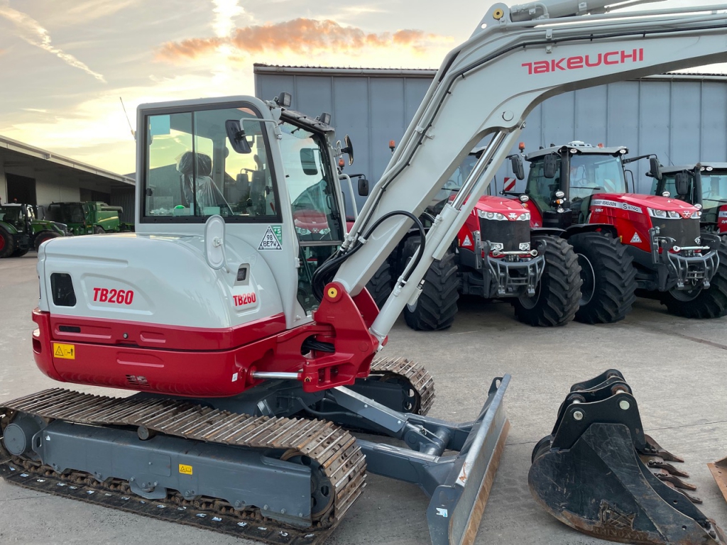 Takeuchi TB260 6 Ton digger
