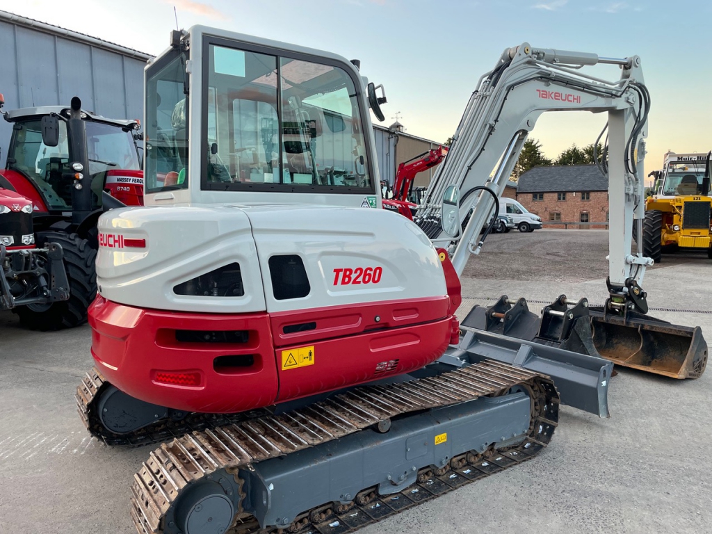 Takeuchi TB260 6 Ton digger