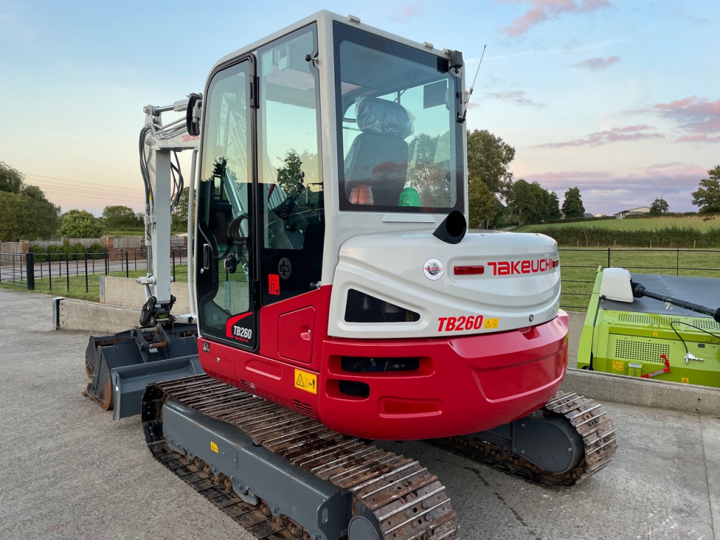 Takeuchi TB260 6 Ton digger