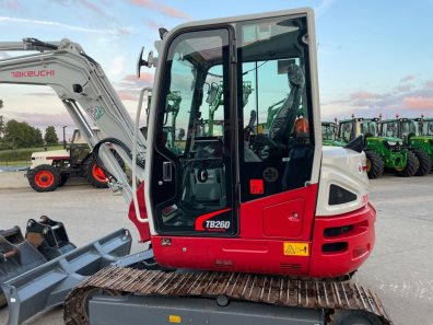 Takeuchi TB260 6 Ton digger