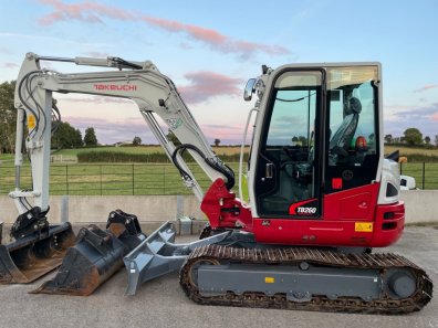 Takeuchi TB260 6 Ton digger