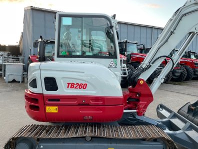 Takeuchi TB260 6 Ton digger
