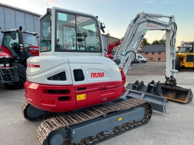 Takeuchi TB260 6 Ton digger