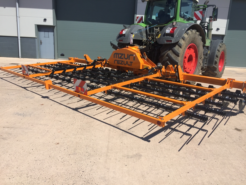Mzuri Rezult straw rake