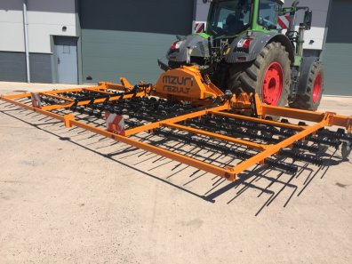 Mzuri Rezult straw rake