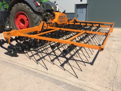 Mzuri Rezult straw rake