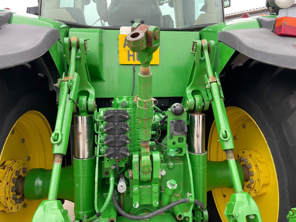 John Deere 8430