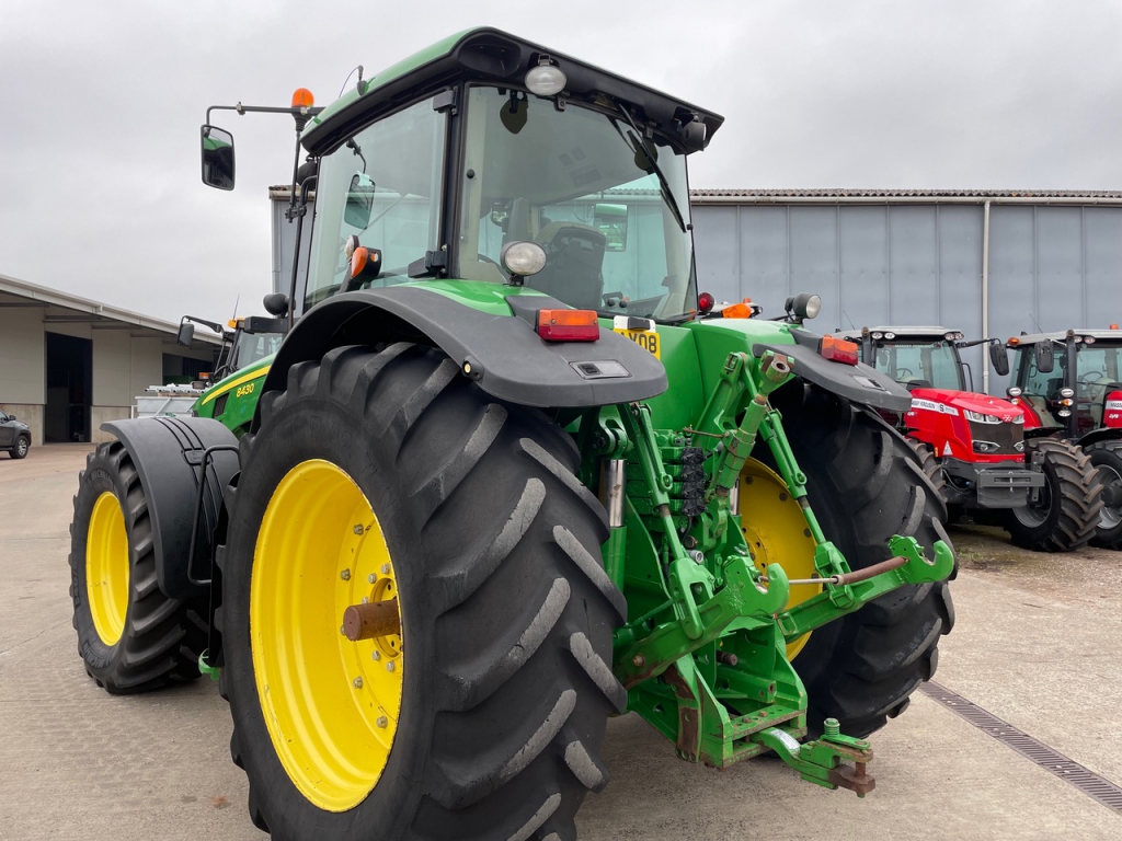 John Deere 8430
