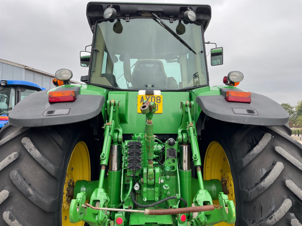 John Deere 8430