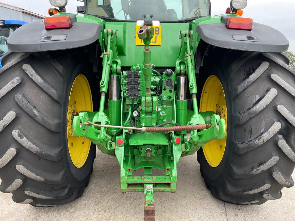 John Deere 8430